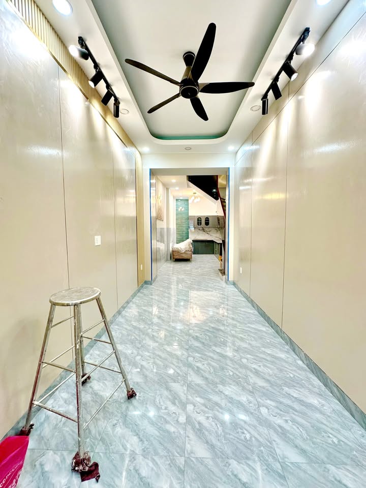 Bán nhà mặt tiền đường Dã Tượng, Quận 8, 57m² giá 10.8 tỷ - Tiềm năng kinh doanh vượt trội!