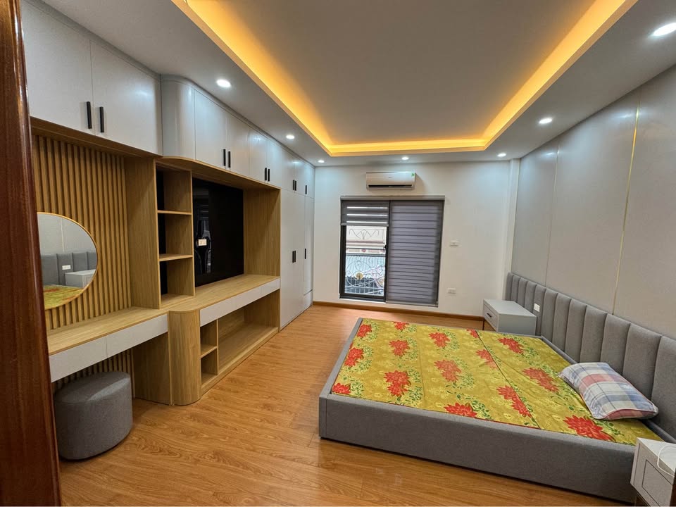 Nhà bán Di Trạch - Mặt tiền đường ô tô, 30m² - Tiện ích đầy đủ ngay gần!