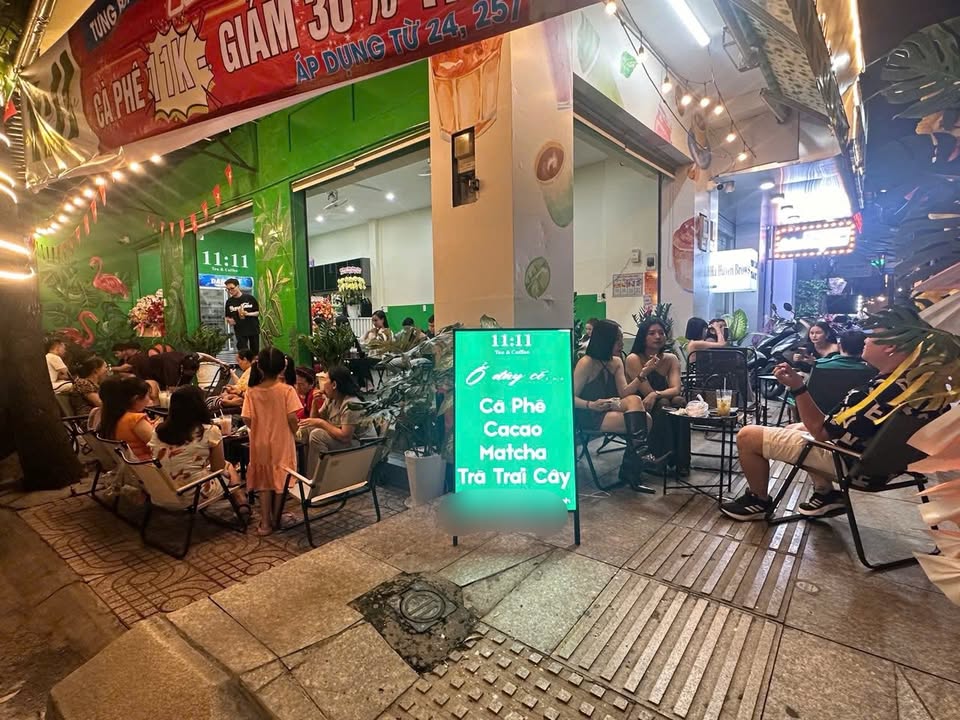 Quán Cafe Mặt Tiền Đường Lũy Bán Bích - Đầu Tư 130 triệu - Sẵn Sàng Kinh Doanh Ngay!