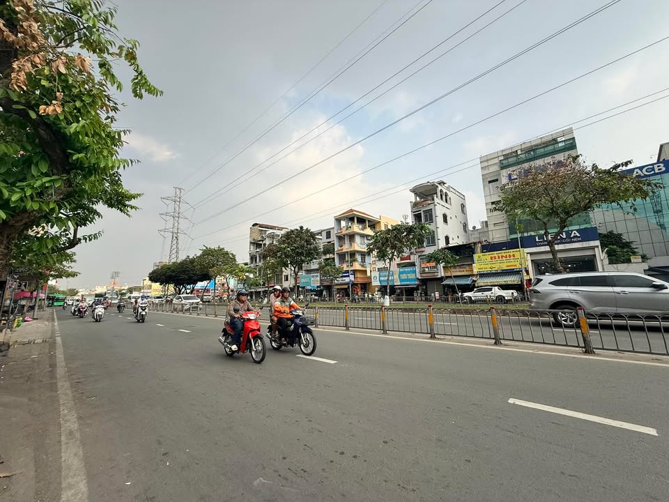 Nhà Kinh Dương Vương quận 6 100,8m² giá 10,7 tỷ - Vị trí đắc địa, đầu tư sinh lời!