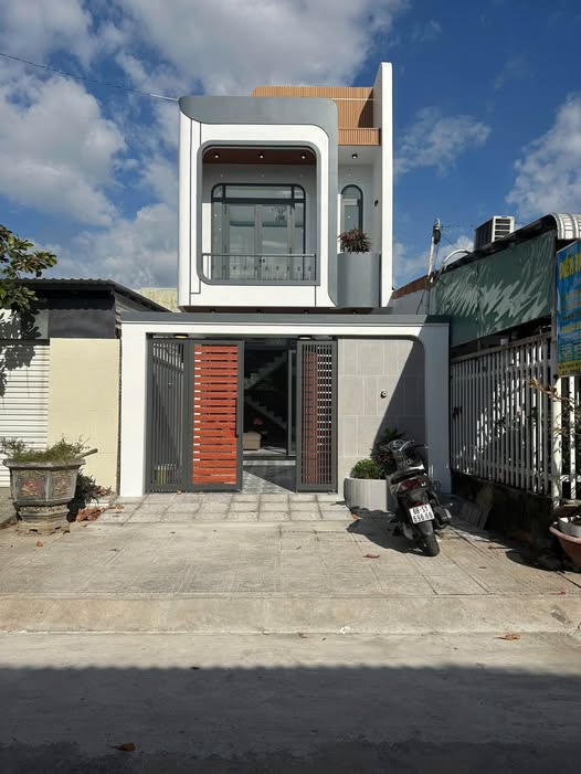 Nhà phố Tăng Bạc Hổ, Rạch Giá, 96m² giá 2.89 tỷ - Thích hợp ở và kinh doanh!