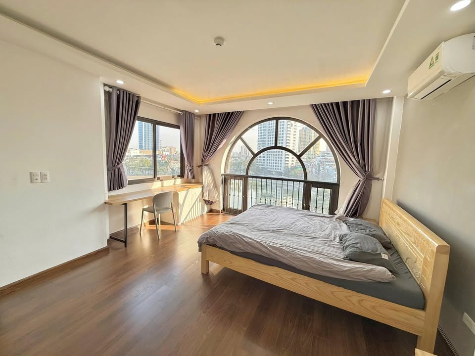 Căn hộ cho thuê tại Phạm Huy Thông, Ba Đình 90m² - View hồ Ngọc Khánh thoáng đãng!