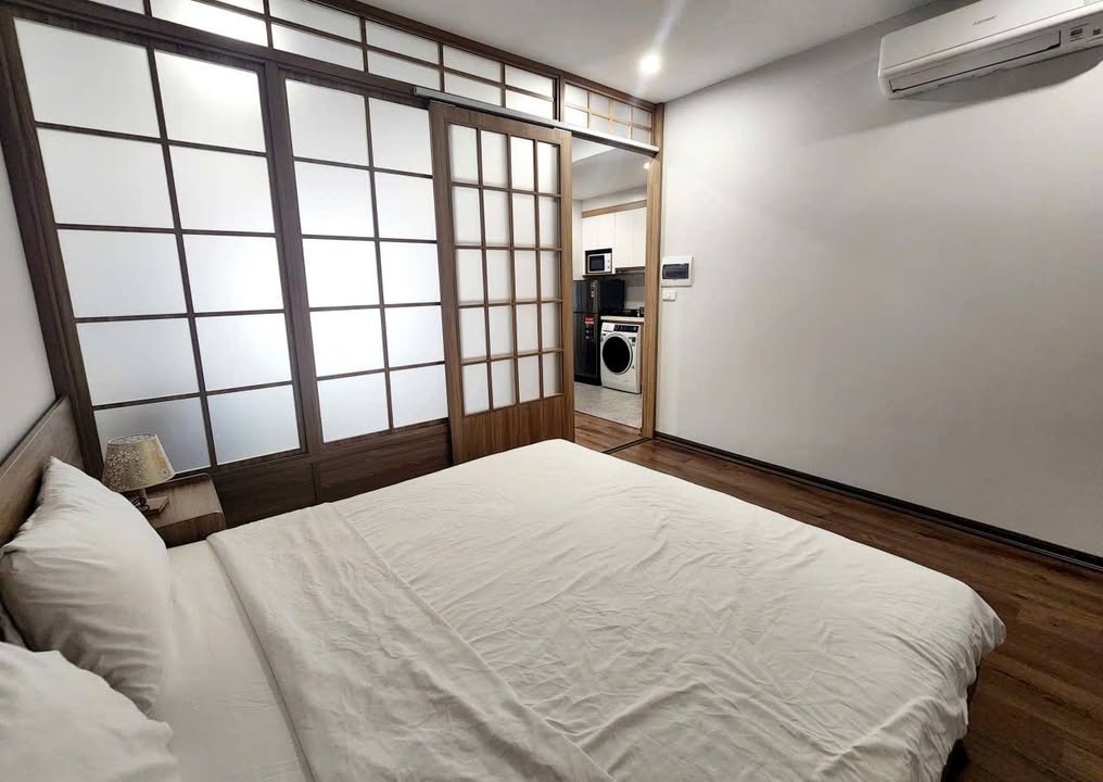 Căn hộ cho thuê mặt phố Linh Lang, Ba Đình 40m² giá 13 triệu - Nội thất cao cấp, sẵn sàng vào ở!