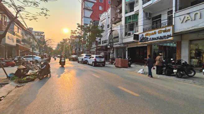 Bán nhà mặt đường Hai Bà Trưng Lê Chân 64m² giá 18 tỷ - Kinh doanh sầm uất!