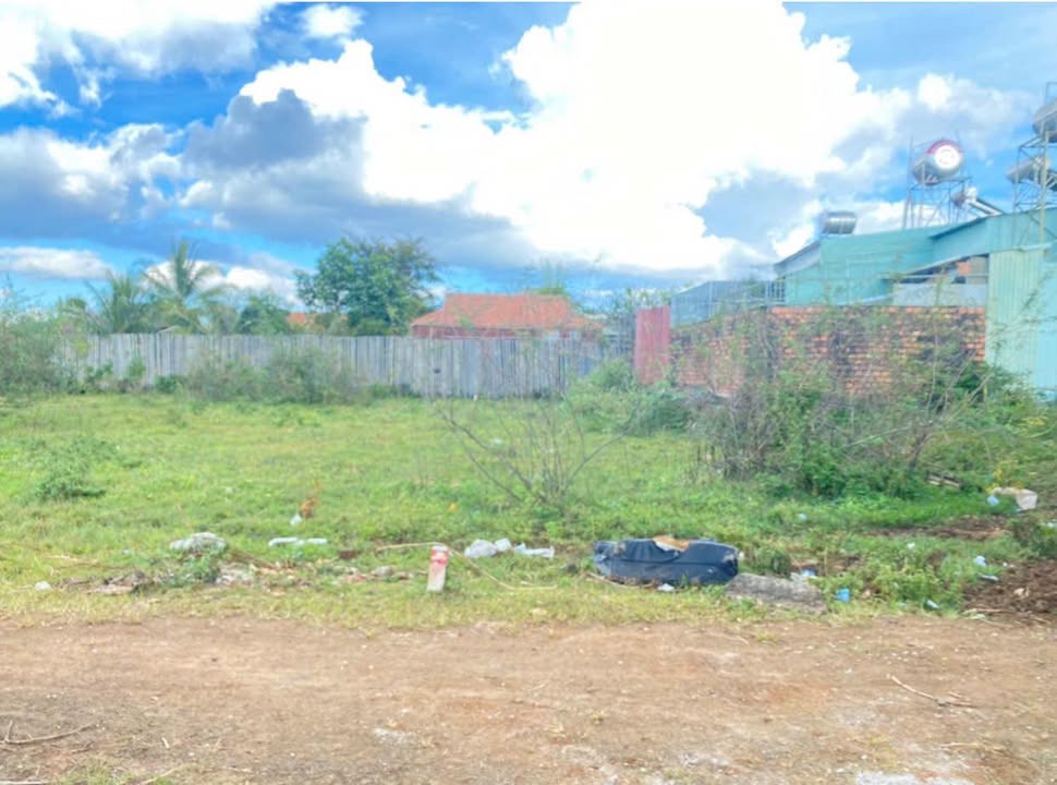 Đất nền Lý Thái Tổ, Pleiku 240m² giá chỉ 700 triệu - Cơ hội đầu tư tuyệt vời!