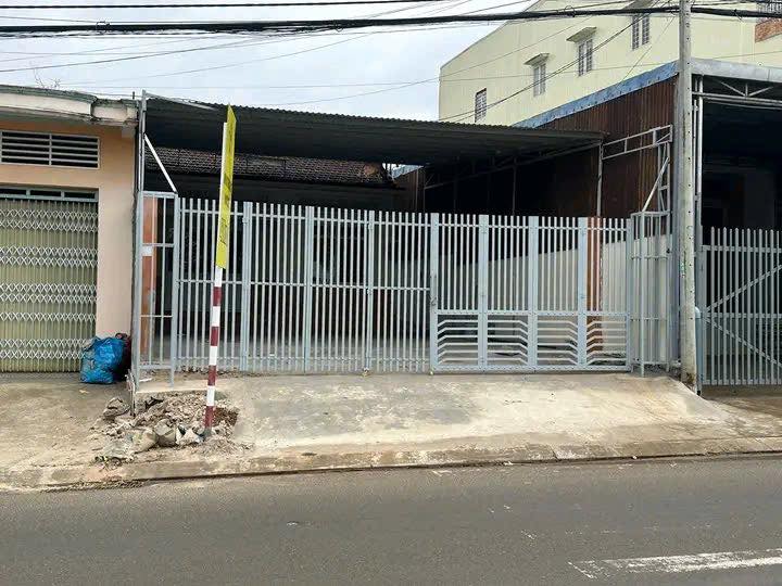 Cho thuê nhà mặt tiền Lý Thái Tổ, Pleiku 4PN - Không gian kinh doanh lý tưởng!