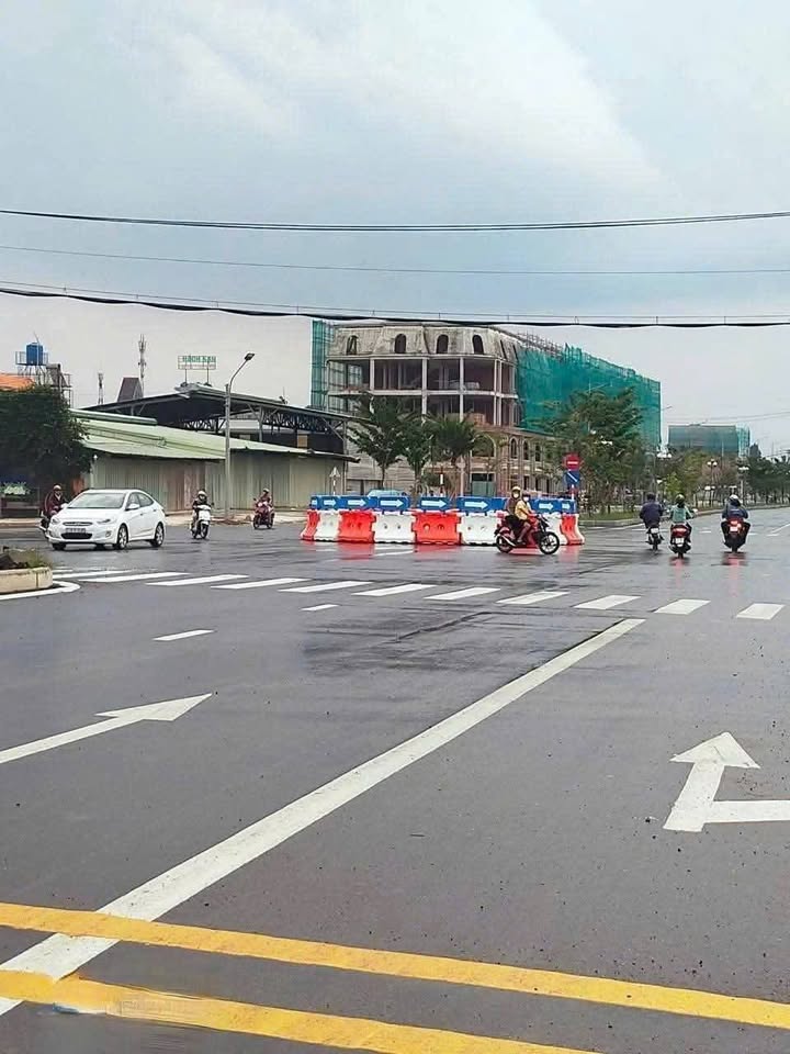 Đất nền mặt tiền đường Lộ Đông Tây, Bến Tre 200m² giá 9.5 tỷ - Đầu tư sinh lời ngay!