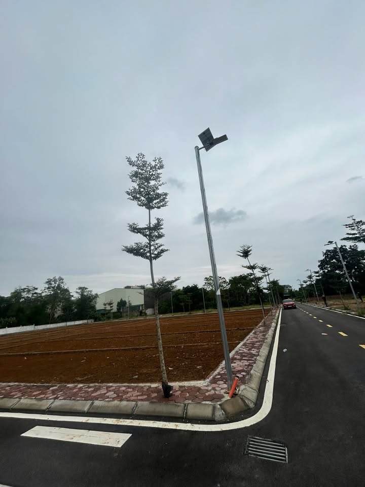 Đất lô góc 2 mặt tiền thôn 7 Phú Cát 100m² giá 4.2 tỷ - Cơ hội đầu tư tuyệt vời!