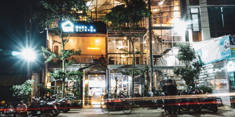 Cho thuê mặt bằng kinh doanh phố Chùa Láng 130m² giá thỏa thuận - Mặt tiền 18m siêu thoáng!