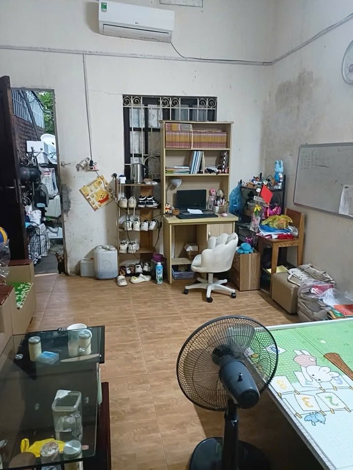 Nhà riêng Tân Mai Hoàng Mai 55m² giá 1.6 tỷ - Ngõ rộng ba gác đỗ cửa!