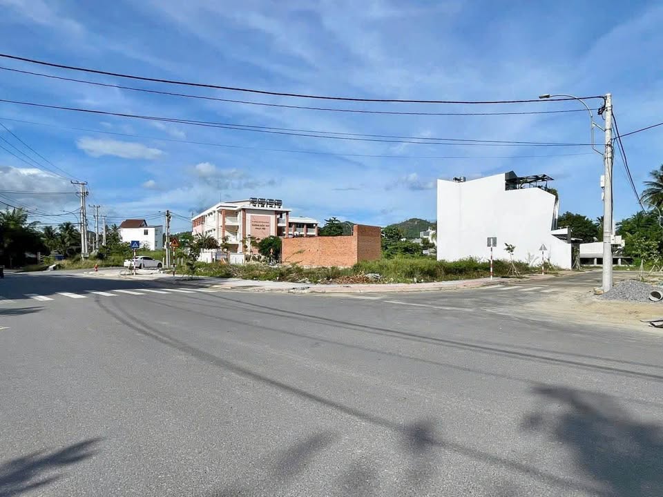 Đất nền Ngọc Hiệp Nha Trang 75m² giá 4.5 tỷ - Đường rộng 20m, sổ hồng sẵn!