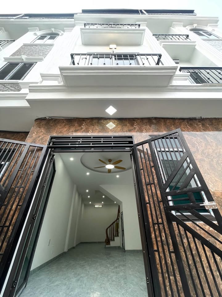 Nhà 4 tầng Vân Côn, Hoài Đức 43m² giá 3.95 tỷ - Sổ đỏ chính chủ, giao thông thuận lợi!