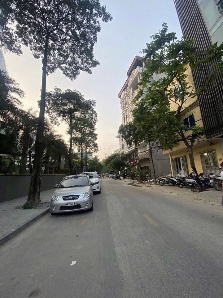 Đất vàng mặt phố Xuân Đỉnh 125m² giá 50 tỷ - Tiềm năng cho thuê cao!