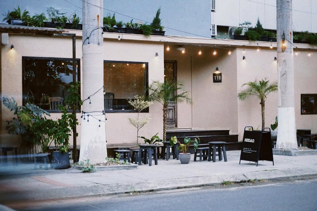 Quán Cà Phê Mặt Tiền Đường Nguyễn Chí Thanh, Hải Châu 60m² - Sang gấp với giá tốt!