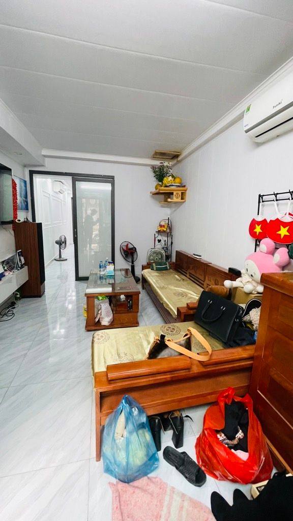 Căn hộ Tập Thể Mai Động, Hoàng Mai 80m² giá 4 tỷ - Kinh doanh sầm uất, ô tô tránh!