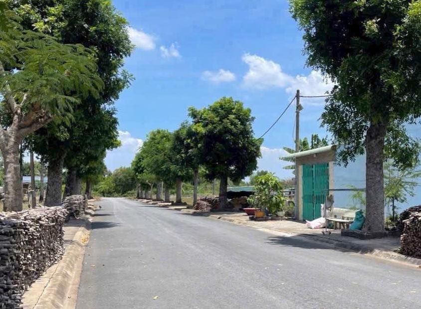 Đất nền biệt thự 200m² tại phường 6, Tân An, giá 3.8 tỷ - Sổ hồng chính chủ!