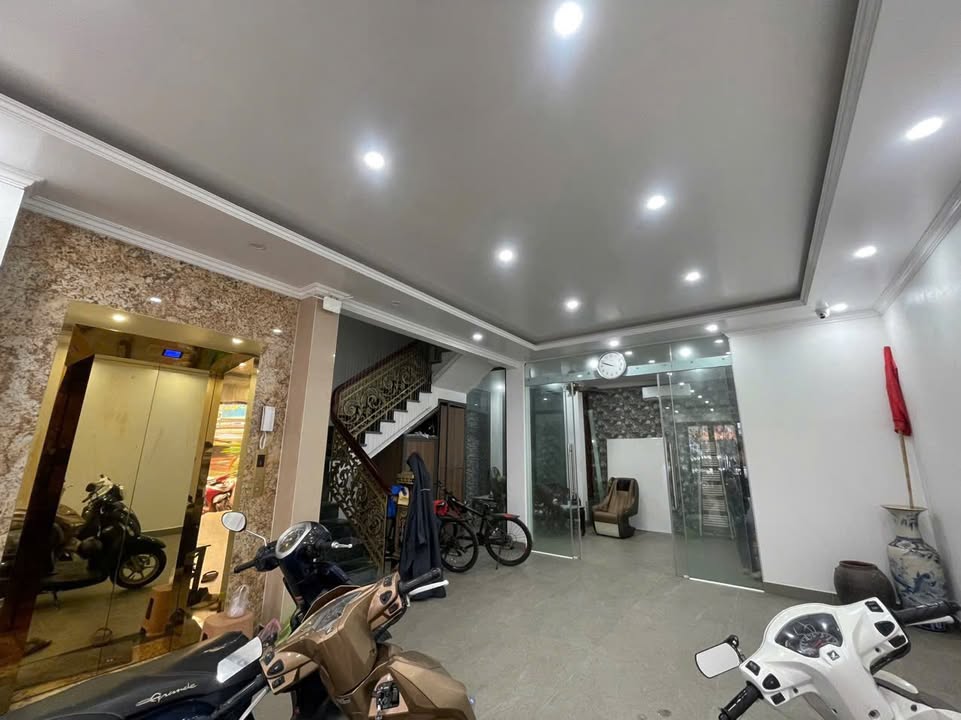 Nhà mặt đường Bạch Đằng, Hạ Lý 100m², giá 15.2 tỷ - Đầu tư sinh lời ngay!