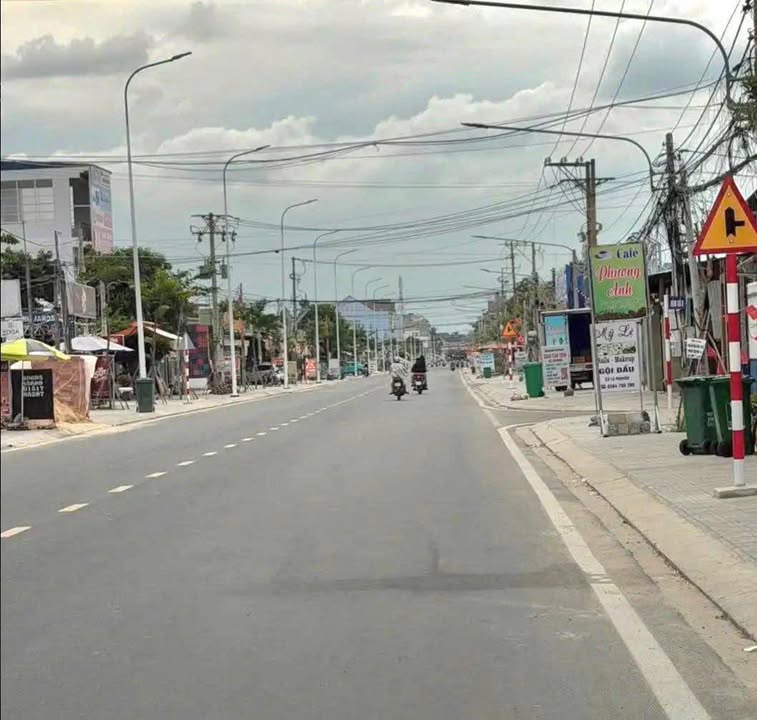 FrontHouse mặt tiền Nguyễn Văn Rốp, Tân Ninh, 190m² giá chỉ 800 triệu - Tiềm năng kinh doanh lớn!