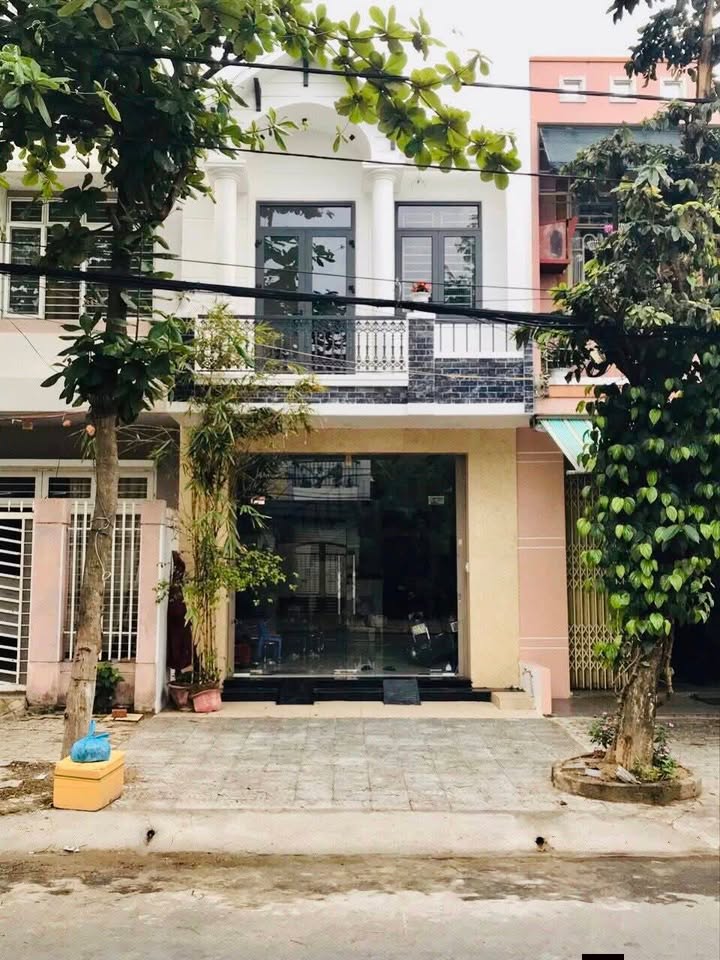 Nhà mặt tiền 2 tầng đường Ỷ Lan Nguyên Phi - 90m² giá 11 tỷ - Vị trí siêu đắc địa