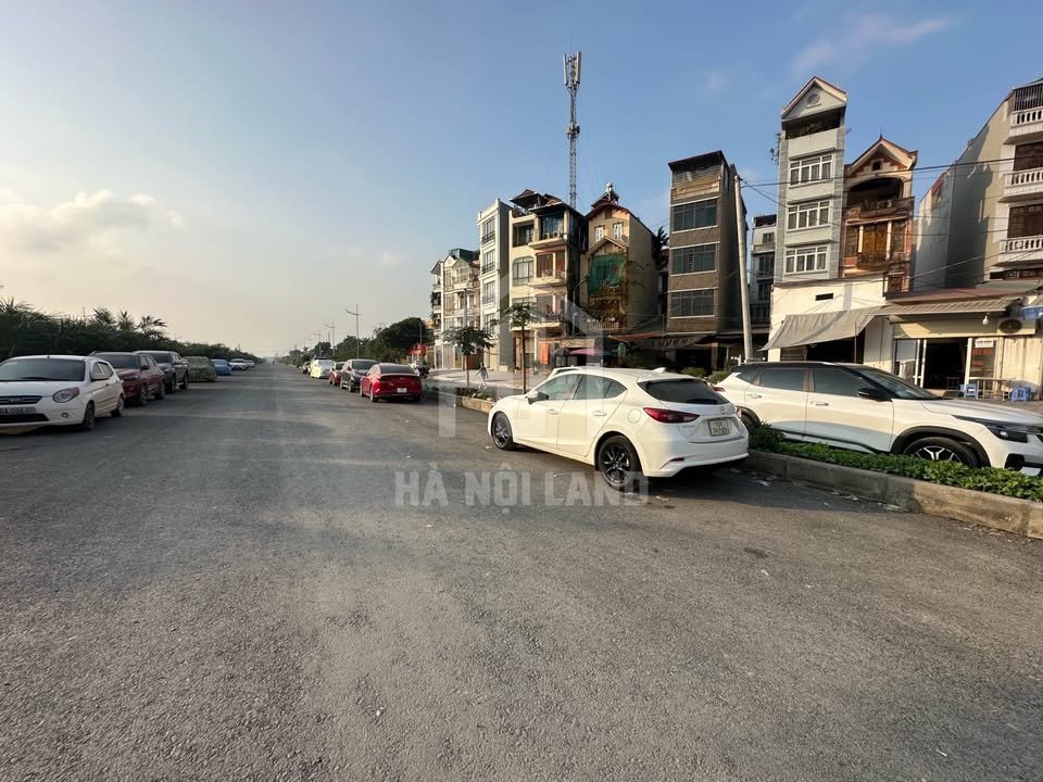 Nhà phân lô Cổ Nhuế 32m² - Đường ô tô thông, giá tốt