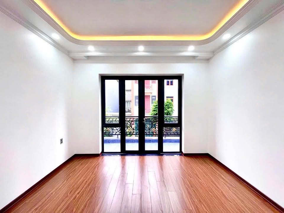 Nhà mặt đường Lê Hồng Phong, Hải Phòng 52m² giá 10.85 tỷ - Vị trí đắc địa, kinh doanh thuận lợi!