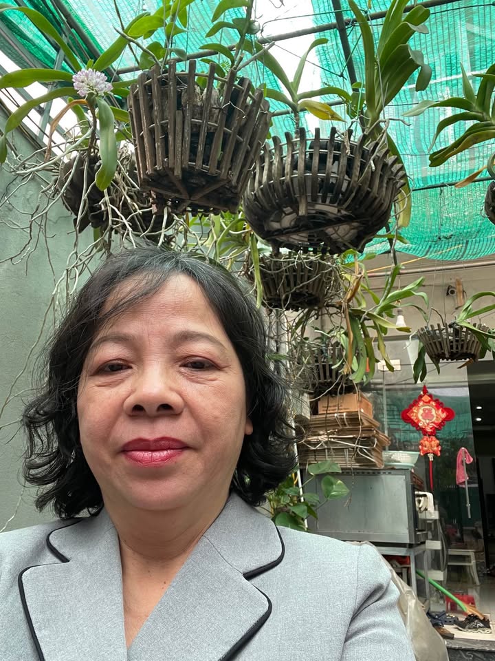 Nhà phố Hoàng Hoa Thám - Ba Đình - 80m² giá 13.3 tỷ - Ô tô đỗ cửa, không gian sống xanh!