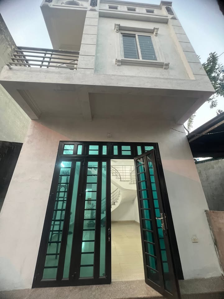 Nhà 2 Tầng Cho Thuê Tại Định Trung, Vĩnh Yên - Giá 3.5 triệu, Nhà Mới Sơn Lại!