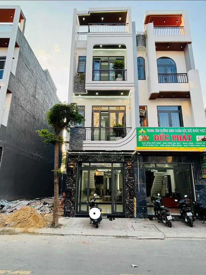 Nhà phố An Phú, Bình Dương 60m² giá 5 tỷ - Kinh doanh sầm uất, full nội thất!