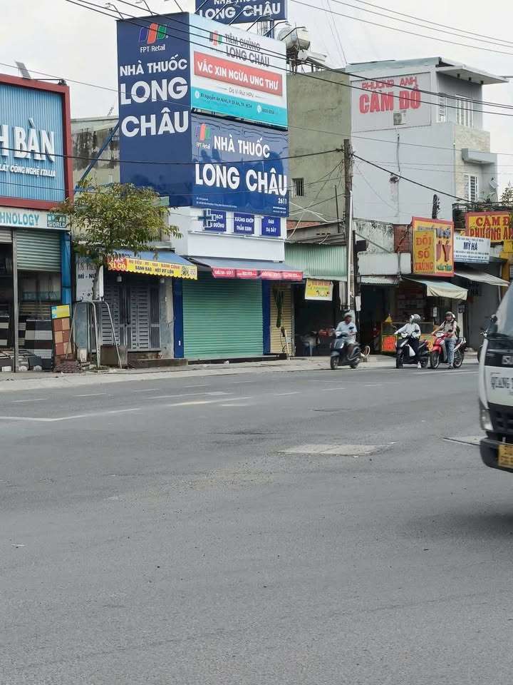 FrontHouse mặt tiền Trần Hưng Đạo Dĩ An 212m² giá 14.4 tỷ - Lợi nhuận 25 triệu/tháng!