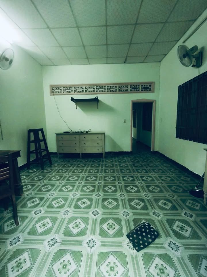 Nhà cấp 4 cho thuê tại Dĩ An 70m² giá 4.5 triệu - Nội thất cơ bản, tiện nghi!