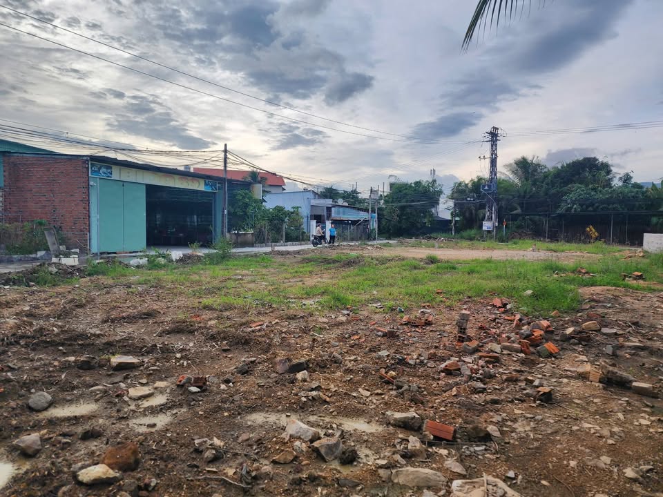 Bán lô đất hẻm ô tô 2 mặt tiền đường Thái Thông - Vĩnh Thái, Nha Trang 101,6m² giá 3,655 tỷ - Đầu tư sinh lời!