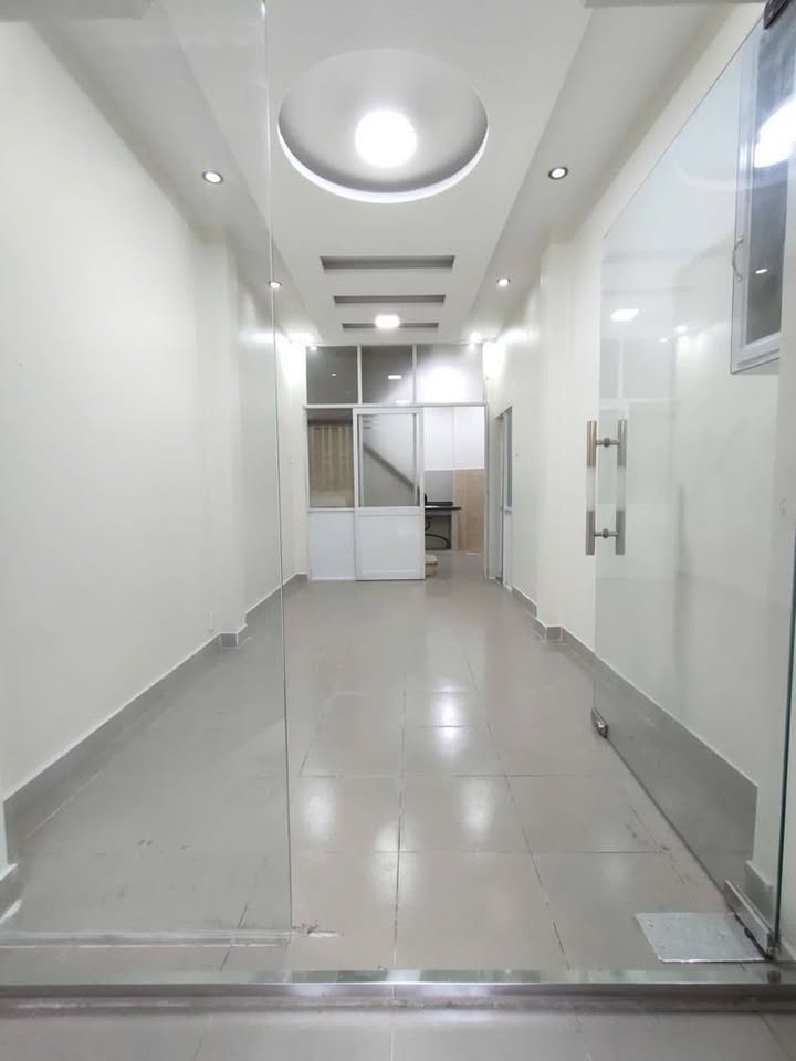 Nhà hẻm xe hơi đường Cách Mạng Tháng 8, Quận 10, 26.4m² giá 9.5 tỷ - Đón Tết sum vầy!