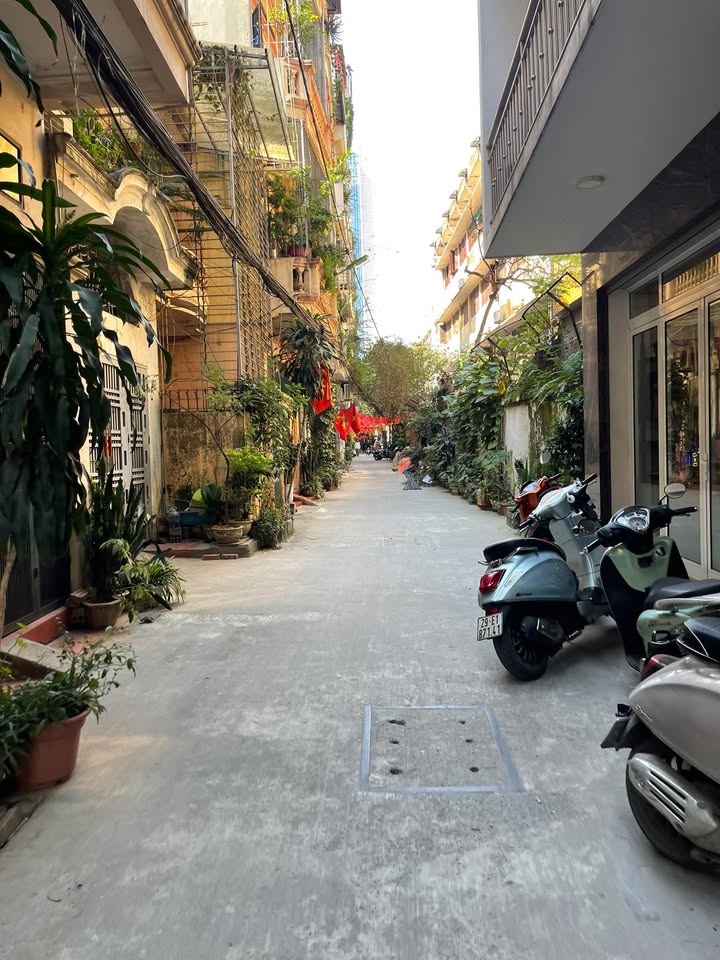 Nhà phố Royal City 40m² giá 8 tỷ - Để lại ngay cho người mua!