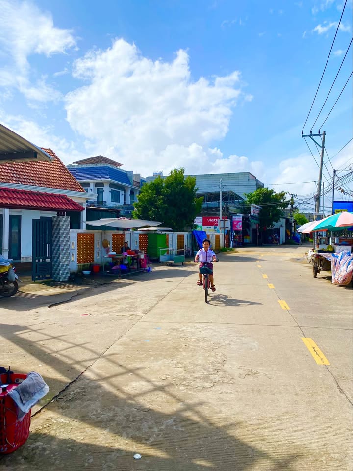 Đất nền Tịnh Hoà Quảng Ngãi 280m² giá 1.1 tỷ - Mặt tiền kinh doanh sầm uất!