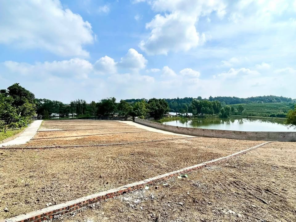 Đất nền Suối Hai, Ba Vì 372m² giá chỉ 2 tỷ - View hồ tuyệt đẹp!