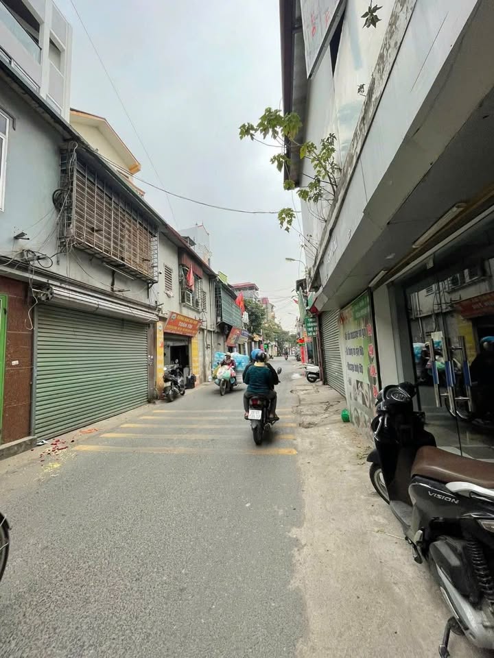 Bán mặt phố Tựu Liệt 21m² giá 4.35 tỷ - Đang kinh doanh hiệu quả!