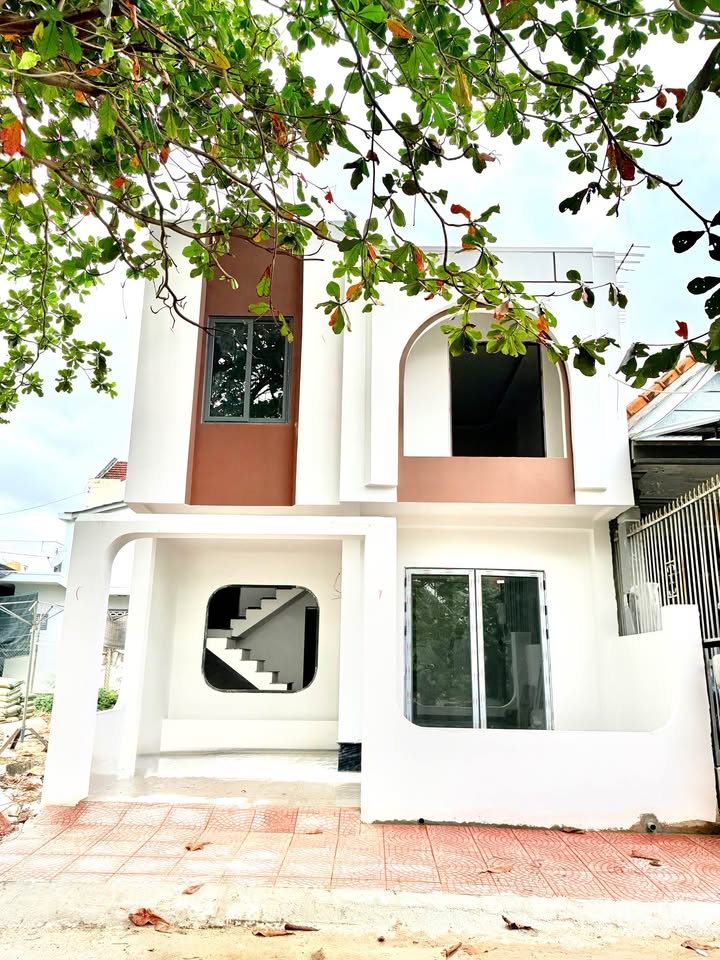 Nhà 2 tầng Diên Khánh 70.9m² giá 2.2 tỷ - Chính chủ bán gấp!