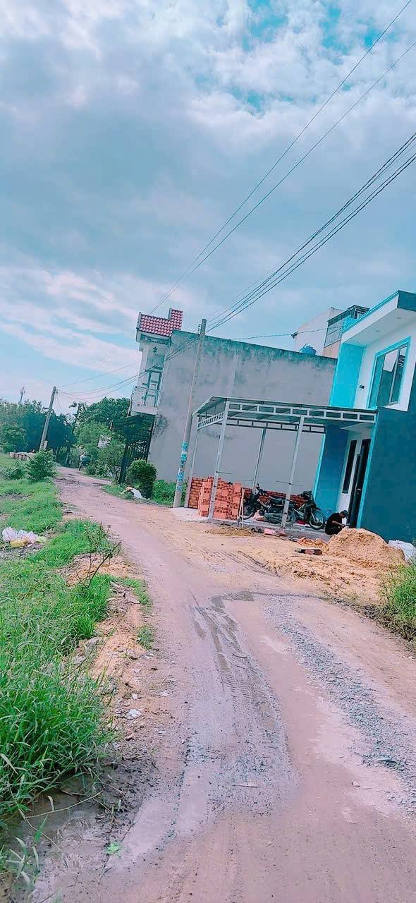 Nhà phố Mỹ Hạnh Bắc, Đức Hòa 40m² giá 2.7 tỷ - Đầy đủ tiện nghi, sổ hồng chính chủ!