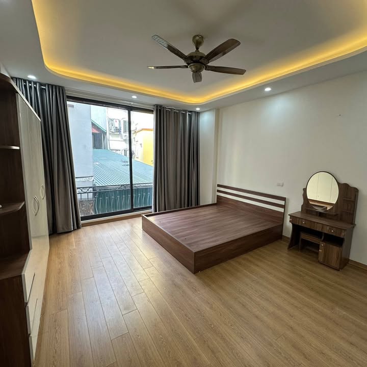 Nhà riêng Hoàng Mai 32m² giá 6 tỷ - Sổ đỏ chính chủ, nhanh tay kẻo lỡ!