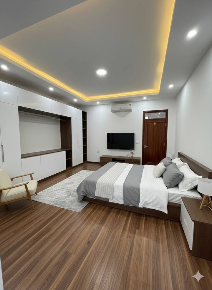 Nhà đẹp Nguyễn Hoàng Tôn, Tây Hồ 65m² giá 21 tỷ - Thiết kế hiện đại, ô tô tránh!