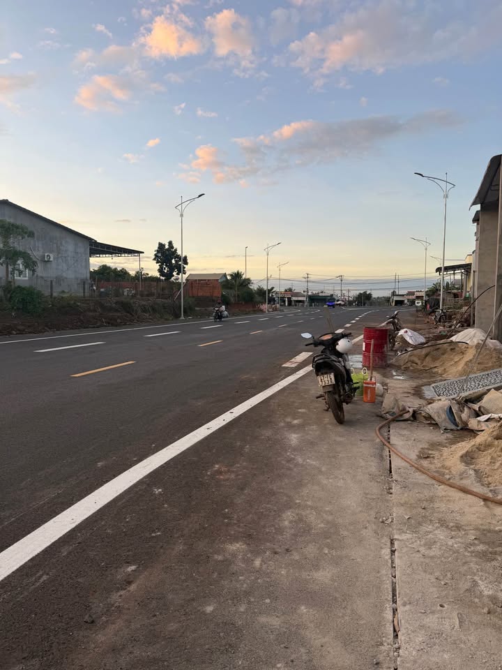 Đất mặt tiền Quốc Lộ 14, Hòa Phú, 165m² giá 3.3 tỷ - Cơ hội đầu tư tuyệt vời!