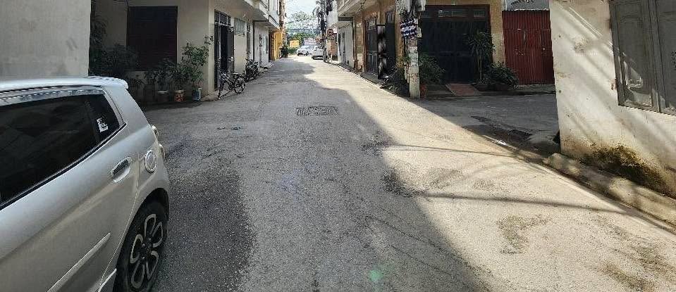 Nhà phố Cổ Nhuế, Bắc Từ Liêm 33m² - Phân lô ô tô vào nhà, kinh doanh tốt!