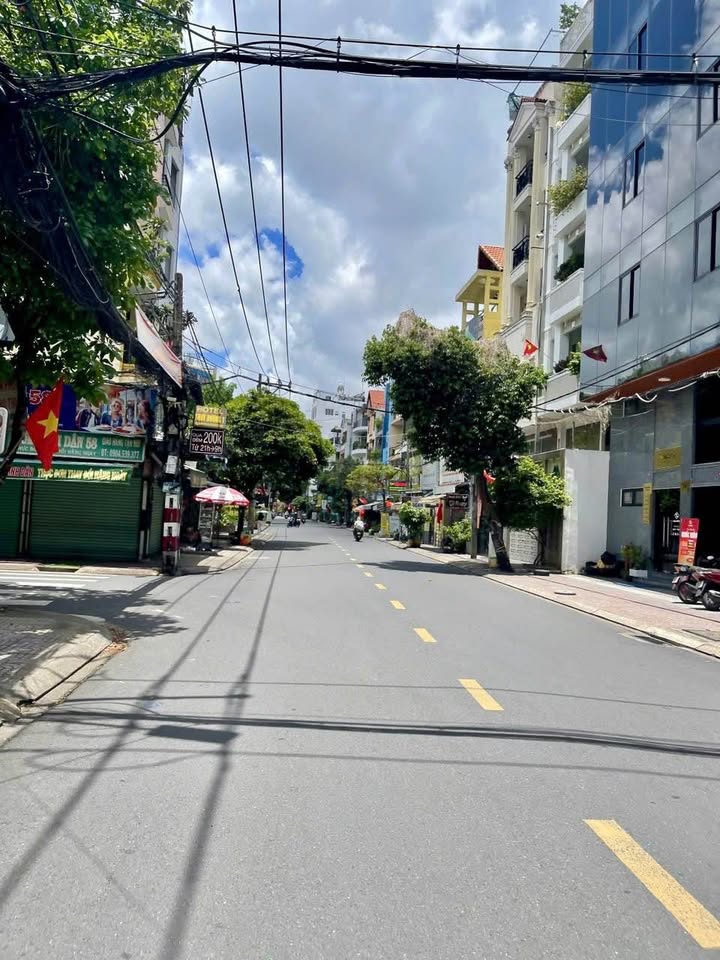 Nhà mặt tiền Nguyễn Minh Hoàng, Tân Bình, 80m² giá 18.5 tỷ - Đầu tư sinh lời ổn định!