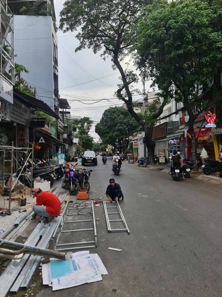 Nhà mặt tiền Nguyễn Quang Bích, Tân Bình 71.5m² giá 23.5 tỷ - Kinh doanh đa ngành nghề!