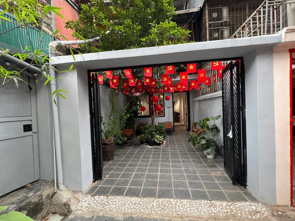 Căn hộ tập thể Thanh Xuân Bắc, 120m², giá thỏa thuận - Kinh doanh cafe hái ra tiền!