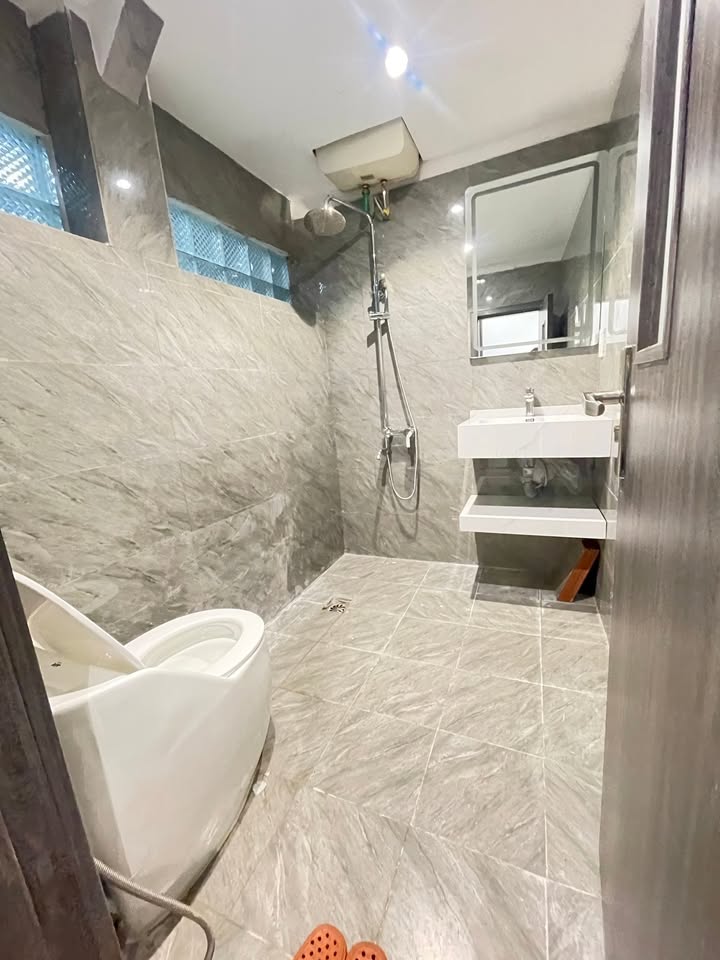 Căn hộ cao cấp Trần Hưng Đạo 75m² giá 4.95 tỷ - Sẵn sàng vào ở với nội thất full!