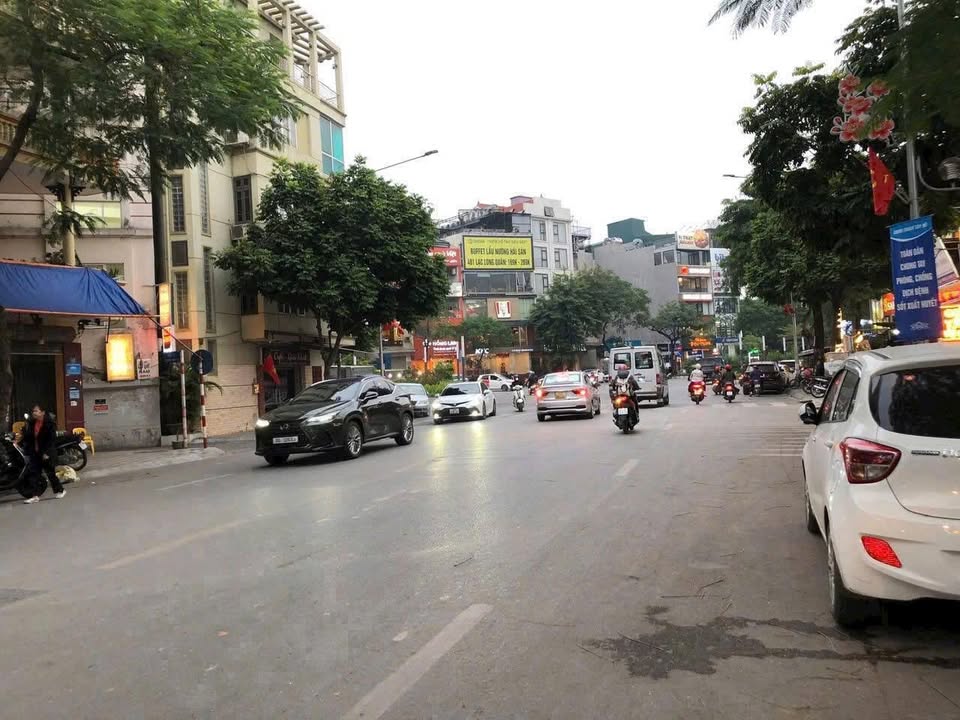 Bán đất Võ Chí Công Tây Hồ 30m² giá 6 tỷ - Sổ đỏ chính chủ, vị trí đẹp!