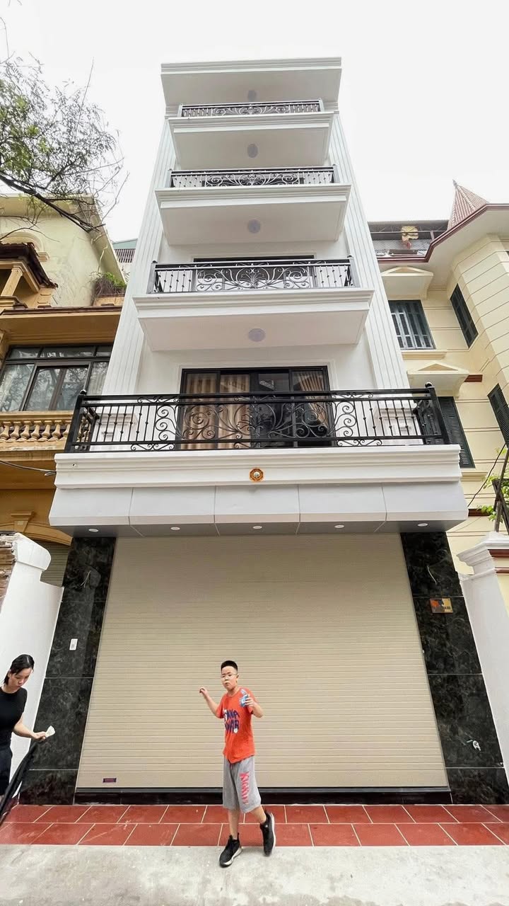 Nhà Cổ Nhuế 2 35m² giá 7 tỷ - Ô tô đỗ cửa, hiện trạng mới!