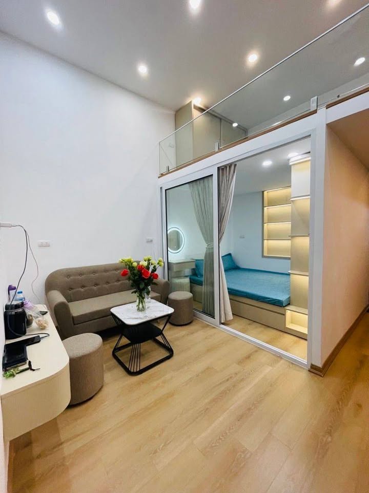 Căn hộ tập thể tầng 2 Minh Khai 50m² giá 2 tỷ - Full nội thất sang trọng, vào ở ngay!