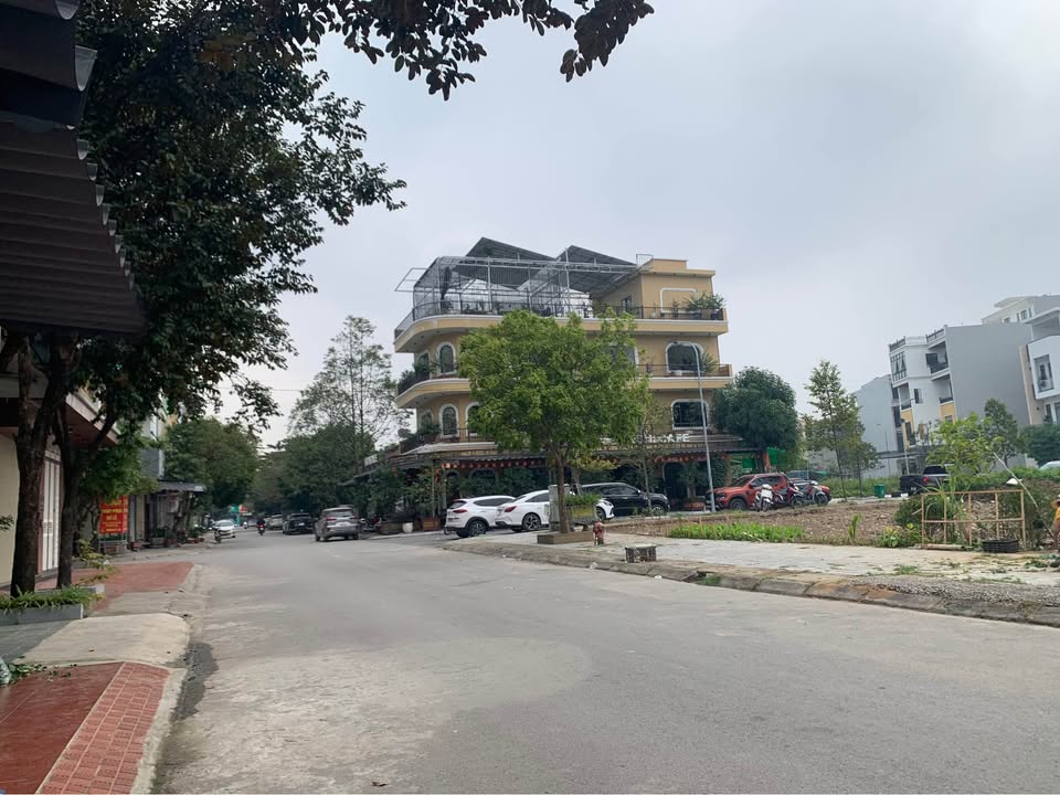 Đất nền kinh doanh Sầm Sơn 90m² giá 5 tỷ - Sổ đỏ chính chủ, đầu tư sinh lời!